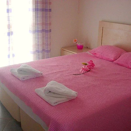 Primrose Daire *